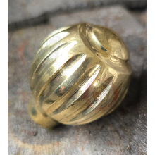 Side view of pommel